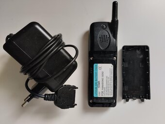 Panasonic - mobilní telefon - 3