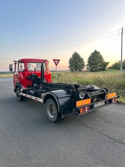 Avia A80 hákový nosič kontejneru - 3