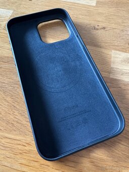 Celkem 8 krytu na iPhone 15 Pro Max - 3