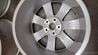 Alu disky originál Audi 4F0071498 - 8Jx18 ET40 - 3