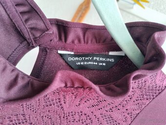 Elegantní vínové šaty s krajkou Dorothy Perkins vel. 44 - 3