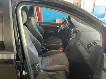 VW Touran 2.0TDI 103kW,Highline,7.míst,1.majitel,serviska - 3
