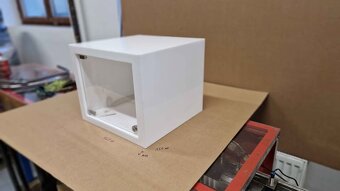 Plastová bílá skříňka - 3