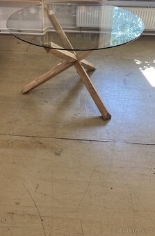 Jídelní stůl kulatý - 3