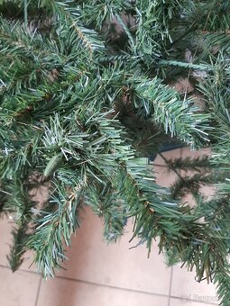 Umělý vánoční stromek - 3