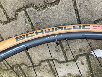 Celoopdpružené karbonové kolo - M rám - 3