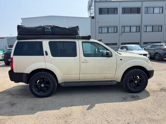 Nissan Pathfinder - 3