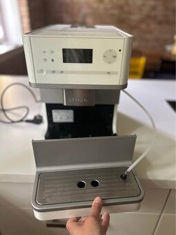 Miele kávovar CM 6100 lotosově bílý - 3