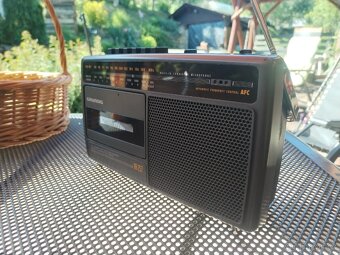 Rádiomagnetofon GRUNDIG - 3