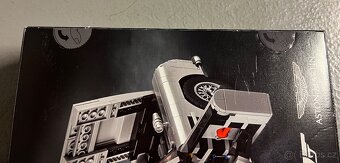 Lečo Creator Expert 10262 - Aston Martin DB5 - 3