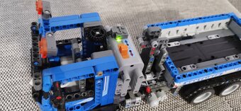 Technic 8052 Nákladní vůz s kontejnerů na baterie - 3