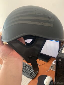 Helma na skútr W-Tec se sluneční clonou - 3