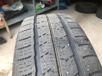 Prodám 4 zimní pneumatiky 195/60R16C na plechových discích - 3