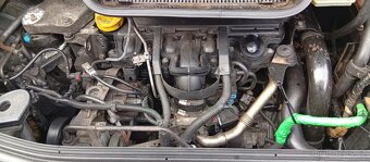 Prodám Renault Espace 4 2.2dci 110kw na díly nebo na opravu. - 3