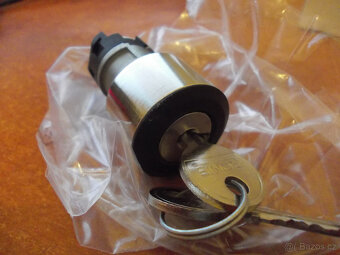 SIEMENS Spínač klíčový - 3