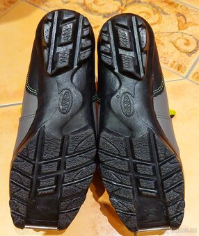 Bezecke boty vel. 33, NNN - 3