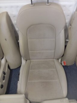 Škoda Superb 2 - světlý interiér - 3