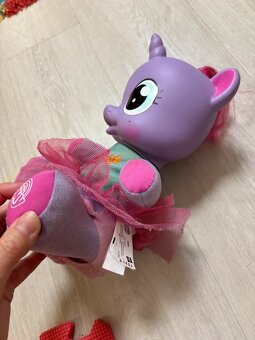 Interaktivní poník Lily od značky Hasbro - 3