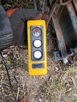 nabízím sklápěcí korbu - 3