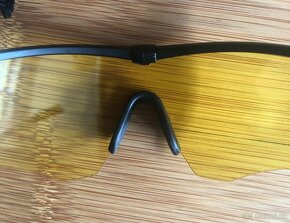 Sportovní brýle s různými barvami skel Kilpi - 3