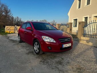 KIA Ceed 1.4 Benzín - 3