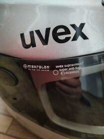 Helma UVEX - 3