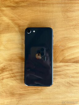 iPhone SE 64gb + originální krabička - 3