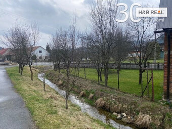 Prodej rozestavěného rodinného domu Huslenky - 3