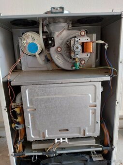 Ariston CLAS 24 FF plynový kotel - 3