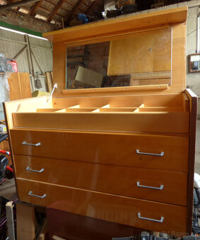 Šuplíková komoda se zrcadlem a šuplíky - 3