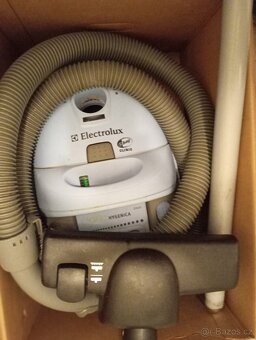 Sáčkový vysavač Electrolux 1600 Wattů - 3