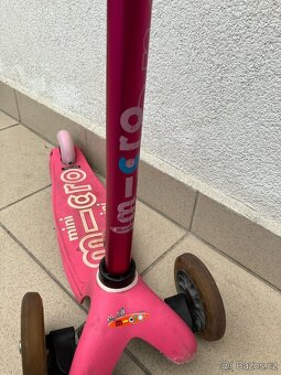 Švýcarska Mini Micro koloběžka plus helma - 3