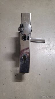 Dveřní bezpečnostní kování - 3