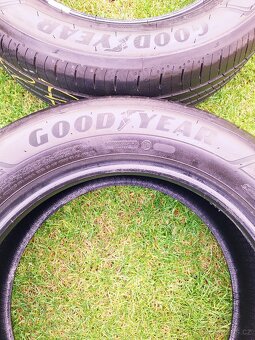 Goodyear EfficientGrip  205/60/R16  96H - 3