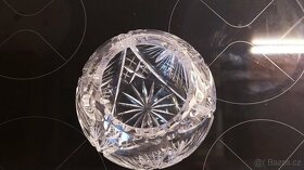 broušená kulatá váza - 3