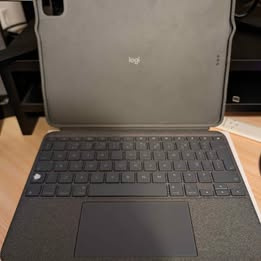 11" Logitech Combo touch pro iPad Pro - 3