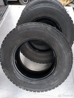 Pneu 235/75 R 17,5 - 3