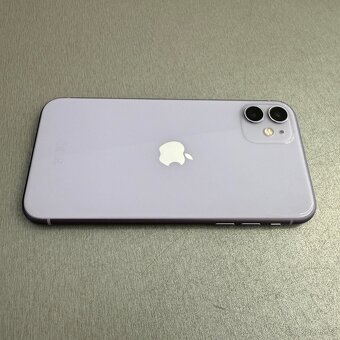 iPhone 11 64GB purple, pěkný stav, 12 měsíců záruka - 3