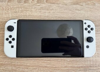 Nintendo Switch OLED komplet + SD karta, obal, hra - 3