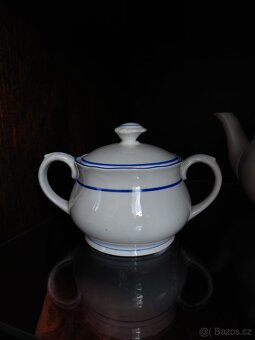 Bílý porcelánový servis s modrým proužkem - 3