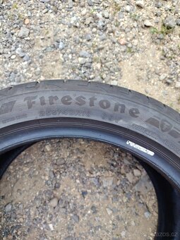 Prodám 2ks letních pneu Firestone 255/40 R18 - 3