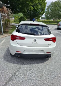 Alfa Romeo Giulietta 2.0 Automat Facelift - 3