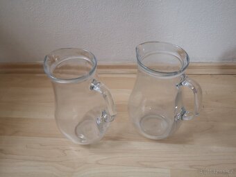 Sada 2 skleněných džbánů s víkem – cca 1,5 l - 3