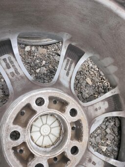 4ks za 120€ alu disky na BMW 5x120 r19 - 3