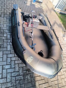 Člun nafukovací, motor, baterie - 3
