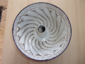 PLECHOVÁ BÁBOVKA forma na bábovku - MODRÝ A BÍLÝ SMALT - 3