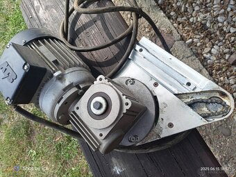 Elektromotor s převodovkou - 3
