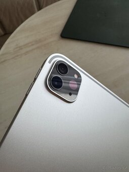 Apple iPad Pro 12,9 4. generace Wi-Fi 128 GB stříbrný - 3