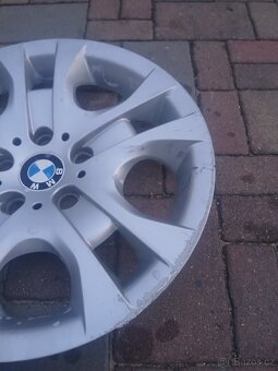 Poklice BMW 17, originální - 3