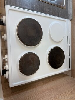 Prodám elektrický sporák MORA E 101 AW - 3